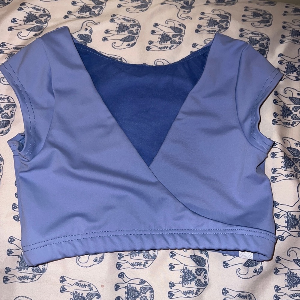 Five dancewear top size PA